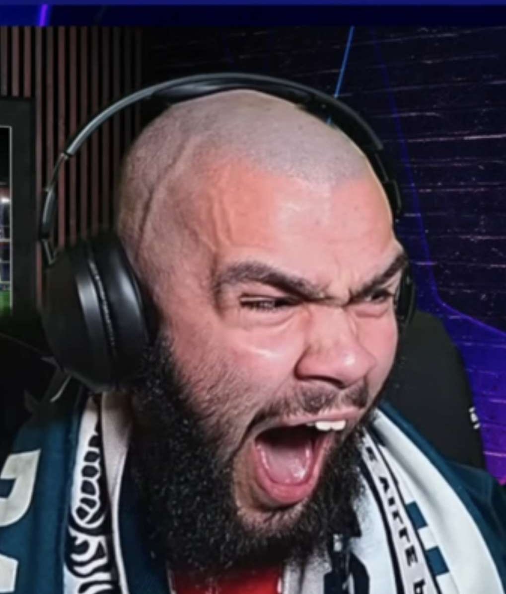 Lucas Chevalier full debut with PSG