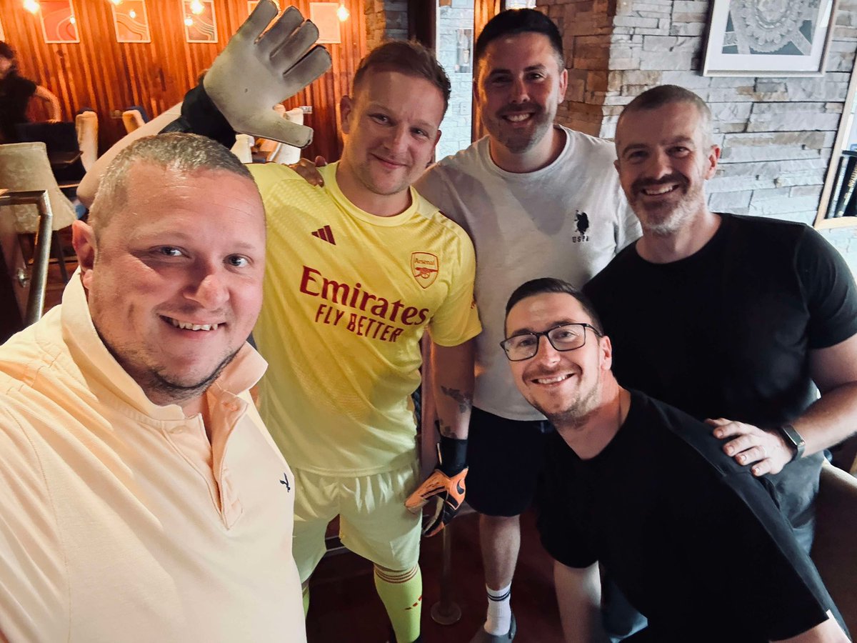 When you ruin the previous season’s <a href="/Fantrax/">Fantrax</a> draft night by tricking first pick to take Raya, this is the forfeit…
#Fantrax #DraftNight #DavidRaya #Forfeit