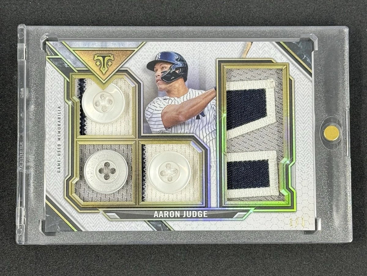 Topps tweet media