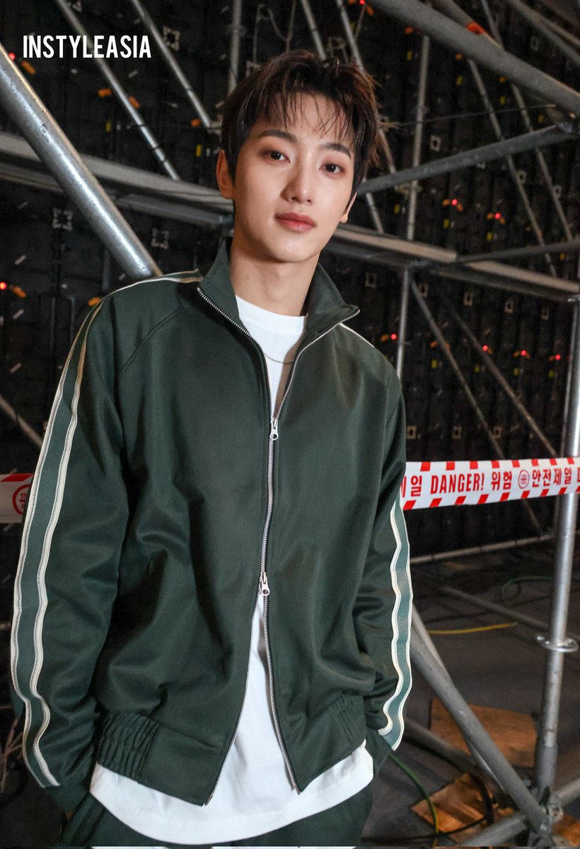 instyleasia's tweet photo. #Yeonggwang, a Korean singer and the youngest member (#maknae) of a #Kpop boy group #VANNER stunningly appears in a sportive look while he attend the #DUCKDIVE #AW25 collection show in #SeoulFashionWeek.
#kfashion #ベナー #ヨングァン #ダックダイブ #배너 #แวนเนอร์ #ยองกวาง https://t.co/hu9UG4TTTm