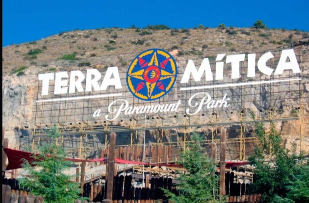 Se cumplen 33 años del incendio forestal de Terra Mítica en Benidorm.

El parque temático se construyó sobre un terreno conocido como "la mayor pinada del Mediterráneo", tras un incendio que cambió el paisaje de la Marina Baja alicantina. Un reflejo de la corrupción urbanística.