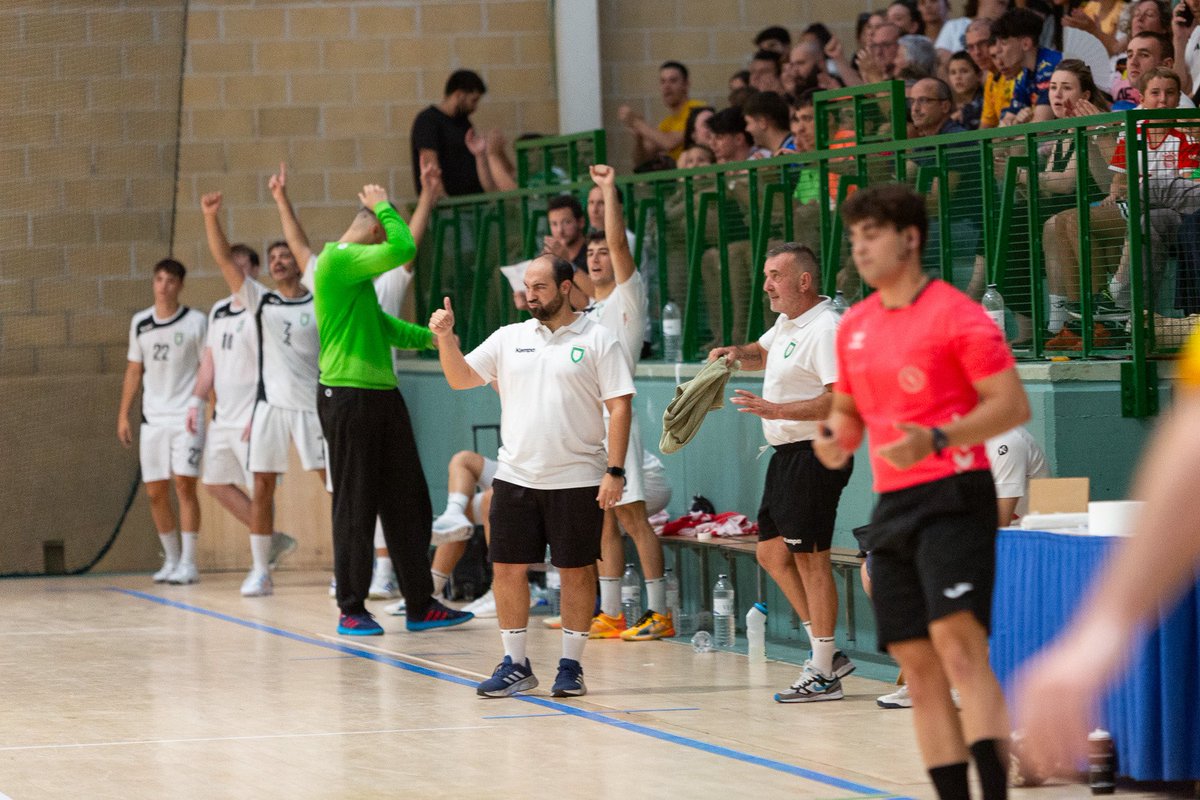 AnaitasunaBM's tweet photo. 🗞️ LA CRÓNICA | Un Anaitasuna muy sólido empata en el tercer encuentro de pretemporada ante Villa de Aranda (30-30).
▶️ https://t.co/0a64J9cSgd
#ANAVDA https://t.co/q3iMfd6k2Z