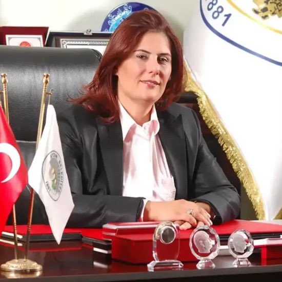 Diyelim ki akp ye geçmekle soruşturmadan yırttı.
Peki yarın iktidar değiştiğinde o soruşturmanın tekrar açılacağını  düşünmemiş mi ?