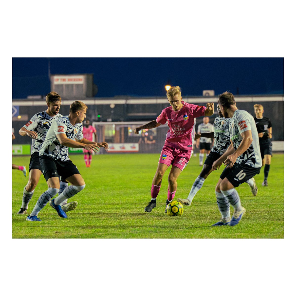 4️⃣ pictures from last nights <a href="/IsthmianLeague/">The Pitching In Isthmian League</a> north fixture between <a href="/ConcordRangers/">Concord Rangers FC</a> vs <a href="/tilburyfc/">Tilbury FC</a> 

#photographer #photography #sportsphotography #sportsphotographer #nonleague