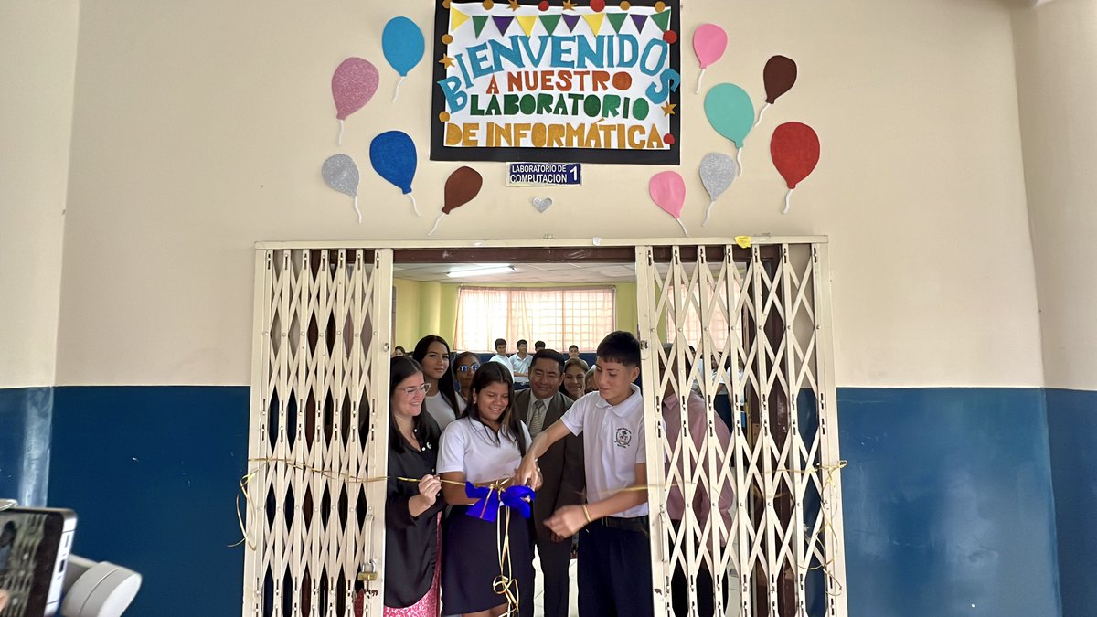 EducacionZ8_Ec's tweet photo. Más de 2.800 estudiantes de la Unidad Educativa Fiscal Sarah Flor Jiménez se benefician con la reapertura de la biblioteca y la readecuación de la sala de cómputo.
Con estas acciones reafirmamos nuestro compromiso por garantizar una educación de calidad. 📚💻🏫

#ElNuevoEcuador https://t.co/g66DoNKrCJ