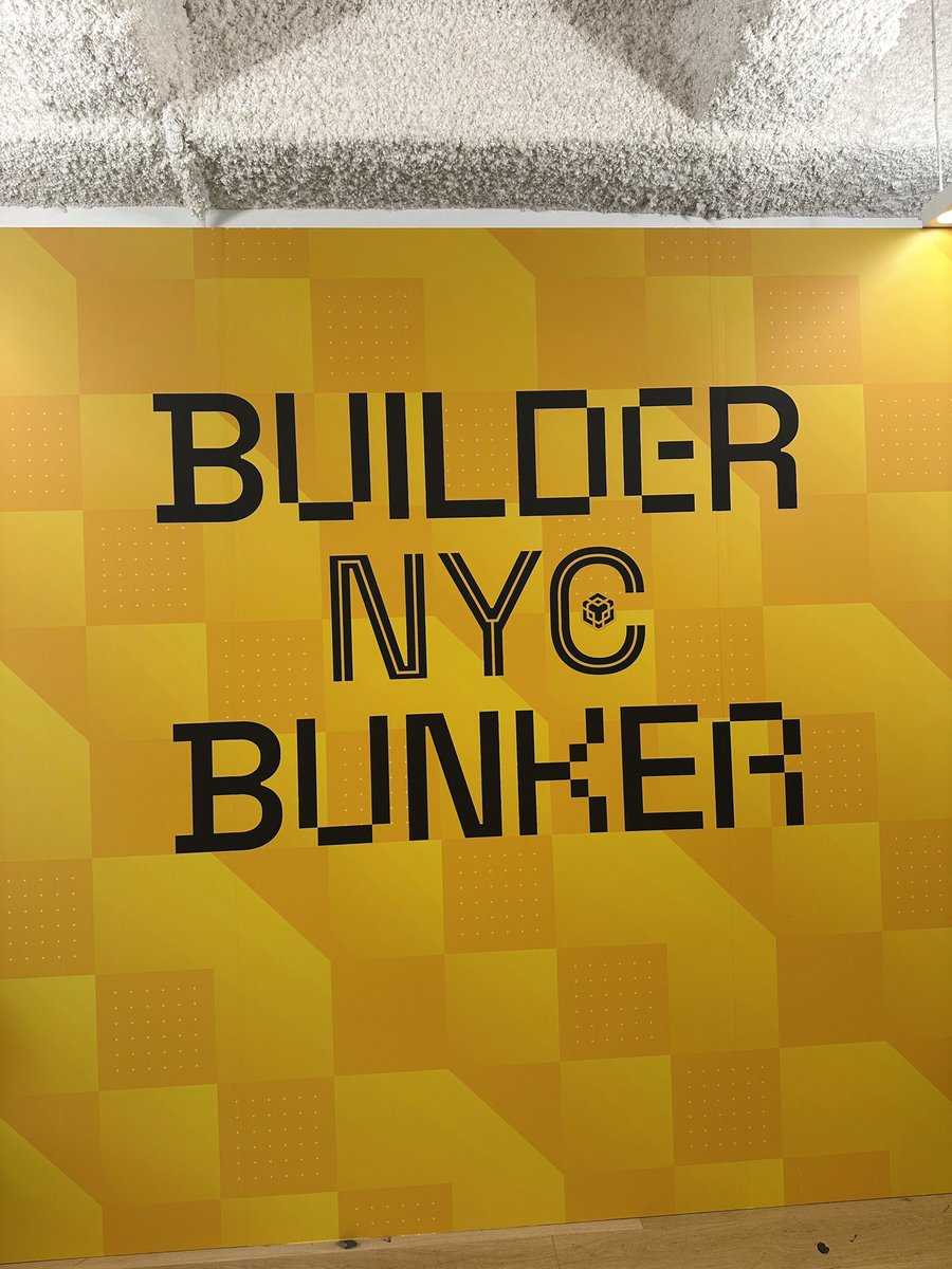 0xCammie's tweet image. On the ground at builder bunker 

#InsideMVB