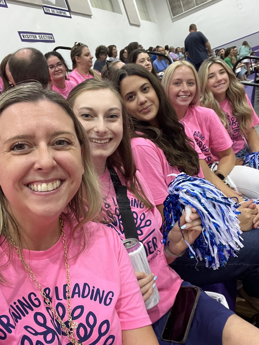 DES representing at the <a href="/FZSchools/">FortZumwaltSchools</a> Pep Rally! <a href="/ZumDardenne/">FZSD Dardenne</a>