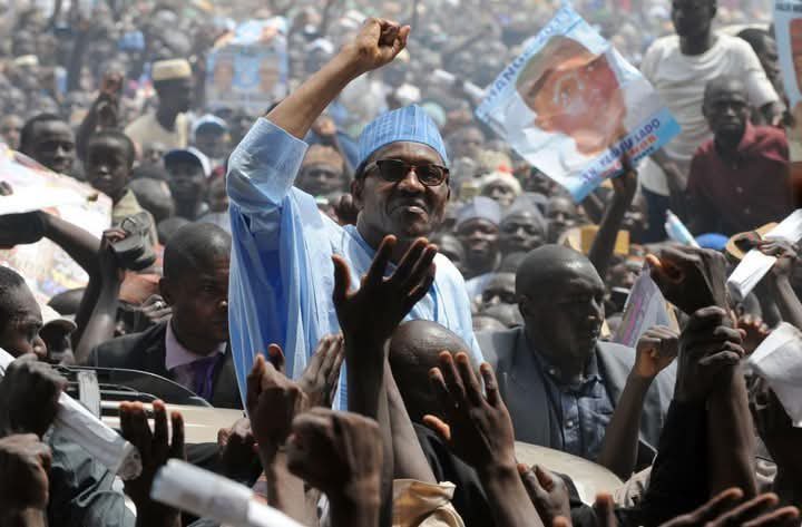 AliBukarTijjani's tweet photo. Buhari's street credibility is second to none, this picture have said it all. May Allah Grant Him Jannah. Ameen.
This is a picture of him during 2011 presidential campaign in Katsina. #CPCDay https://t.co/Kjk97yk2P8
