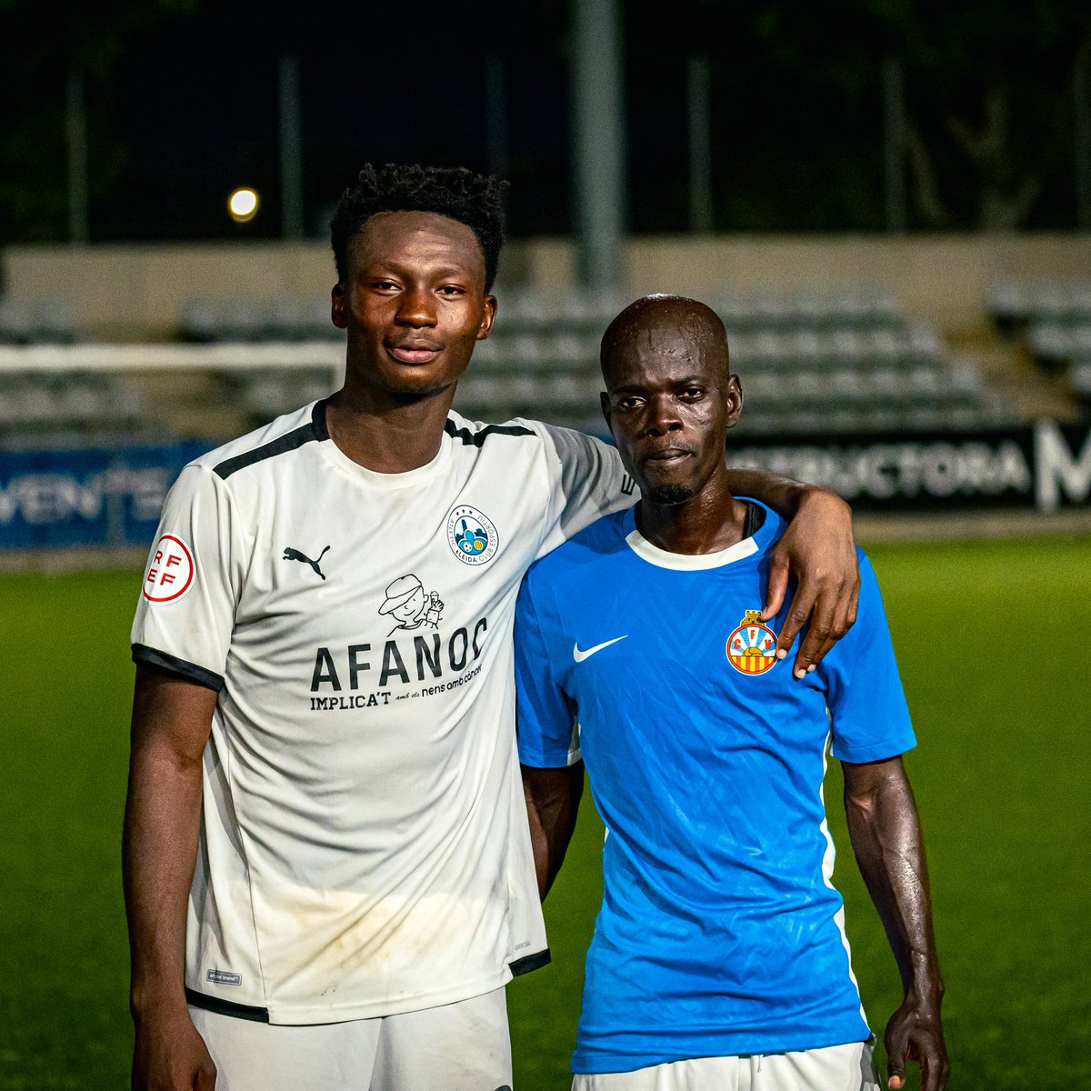 atletic_lleida's tweet photo. Molt agraïts al @cfvng pel tracte rebut i l’hospitalitat.
Us desitgem la millor de les sorts en aquesta present temporada💪💙⚽️ https://t.co/BVB3RcySga