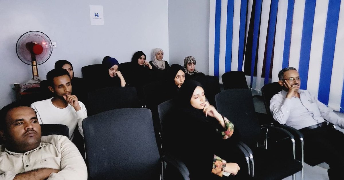 presshouseye's tweet image. استمرارًا في عروض #سينما_الأربعاء استضفنا مع @arneada0 عرض فيلم The Ron Clark Story كثاني عروض شهر أغسطس المخصص لأفلام حول التعليم.
الفيلم تلاه نقاشًا حول قضايا التعليم التي تناولها من أولوية تطوير أداء المعلمين إلى المسؤولية المشتركة بين المعلم والأسرة والمجتمع.

#بيت_الصحافة