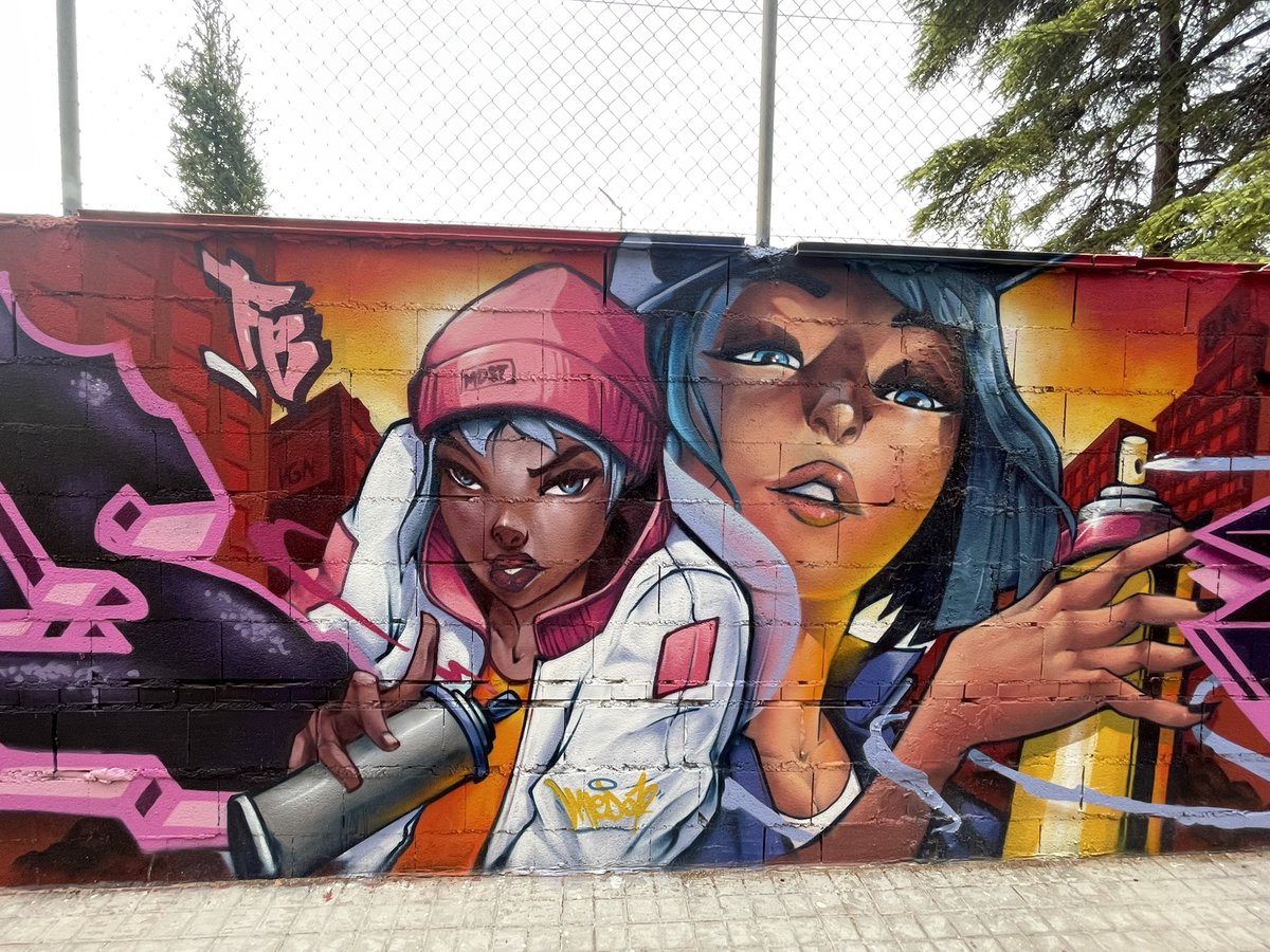 En Valencia viven grandes artistas: cada muro cuenta una historia.

#valenciastreetart #Graffiti #Valencia #miedo12