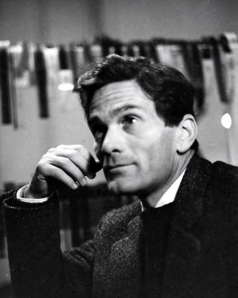Paroles_auteurs's tweet photo. "Il faut toujours avoir le courage de ses propres idées et ne pas craindre les conséquences, parce que l'homme est libre uniquement quand il peut exprimer sa propre pensée, sans se plier aux conditionnements."
Paolo Pasolini https://t.co/z5f1ZpNSDf