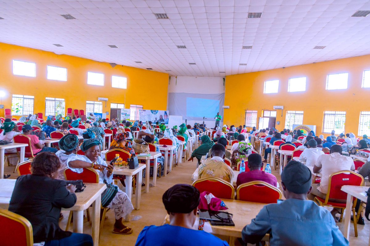 therealchinwe's tweet photo. Day 1 ✅ Our Circular Economy Training kicked off with energy, ideas, and action. From waste to wealth, we’re building a future where nothing goes to waste and everyone wins. #CircularEconomy #Sustainability #OsunClimateAction https://t.co/bfU5fAKrUN