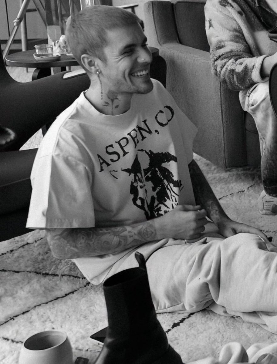 tobiebers's tweet photo. my comfortable place is in your smile.🫀 https://t.co/wp2gtzNGfF