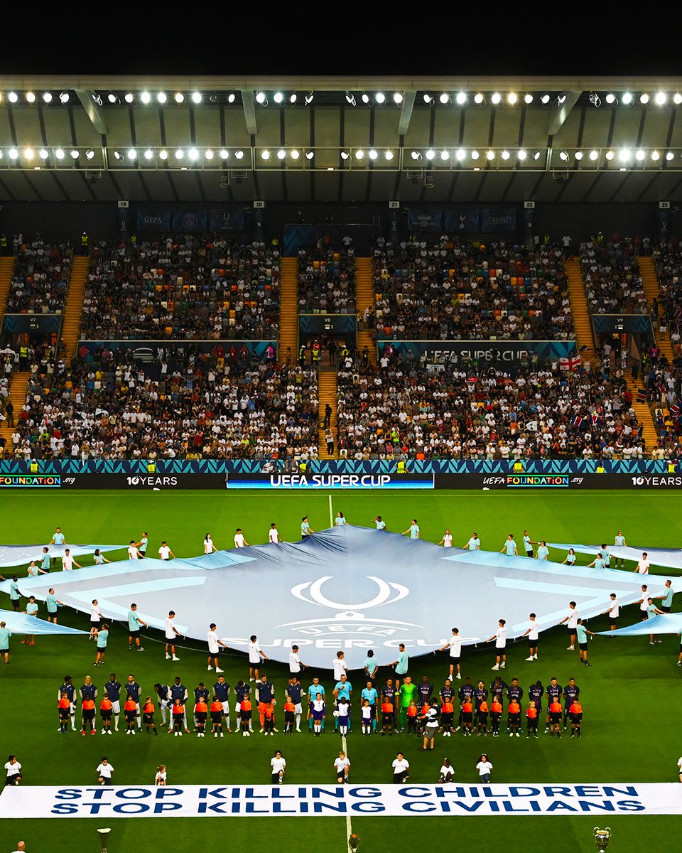 Megatron_ron's tweet photo. BREAKING:

🇮🇹🇮🇱 A message for Israel before the UEFA Super Cup in Italy: 

"Stop killing children, stop killing civilians" https://t.co/sjiLwER1Ge