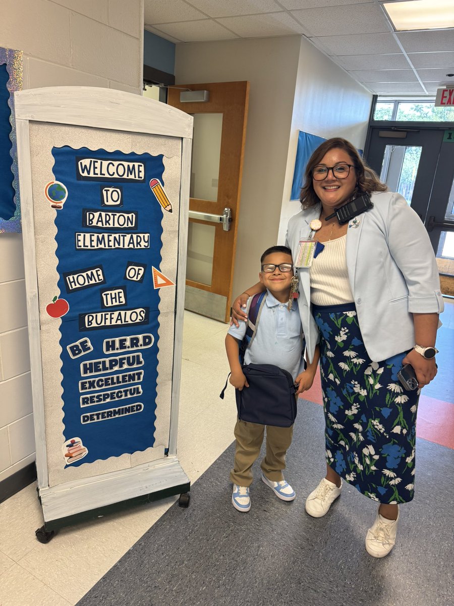 Garcia_joc42's tweet photo. #IrvingFirstDay  🦬💙 https://t.co/PypXDMUNzc