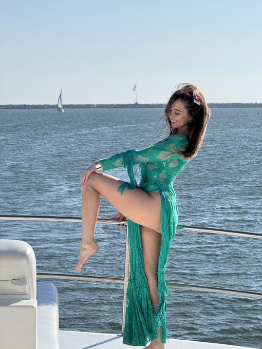 Legs for days 🦵 https://t.co/vXurrlxKOT