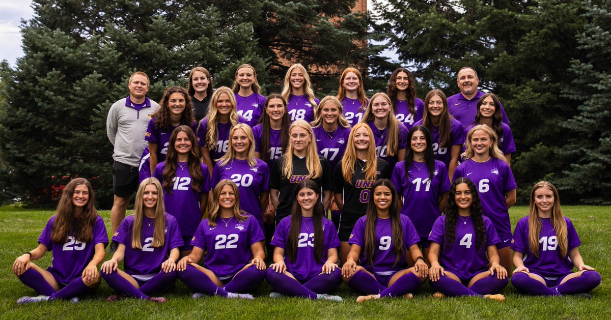 Family photo for the fireplace 🖼️📸 

#EverLoyal | #1UNI