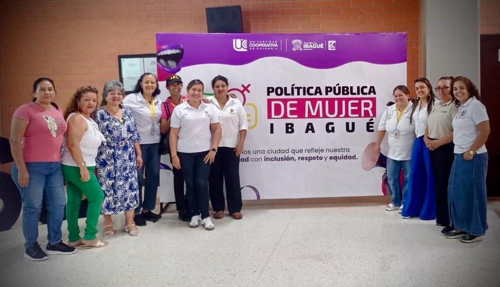 NancyHelen30712's tweet photo. 📌Estuvimos en mesa de trabajo en la Construcción de la Política Pública de la mujer en Ibagué 🇱🇹 en compañía de nuestras compañeras edilesas, la Alcaldía de Ibagué y la UCC 

@AnaPaolaAgudelo
@estefisanchezs
@camilo_tavera_v
@MARIADELPI12714

#Ibagué
#Mujer https://t.co/3vIqPvLgn4