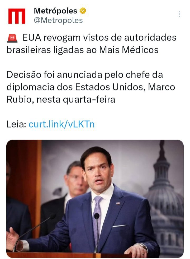 Bolsonaro foi criticado quando denunciou que o programa "Mais Médicos" explorava o profissional enviando 70% do seu salário para o regime cubano.