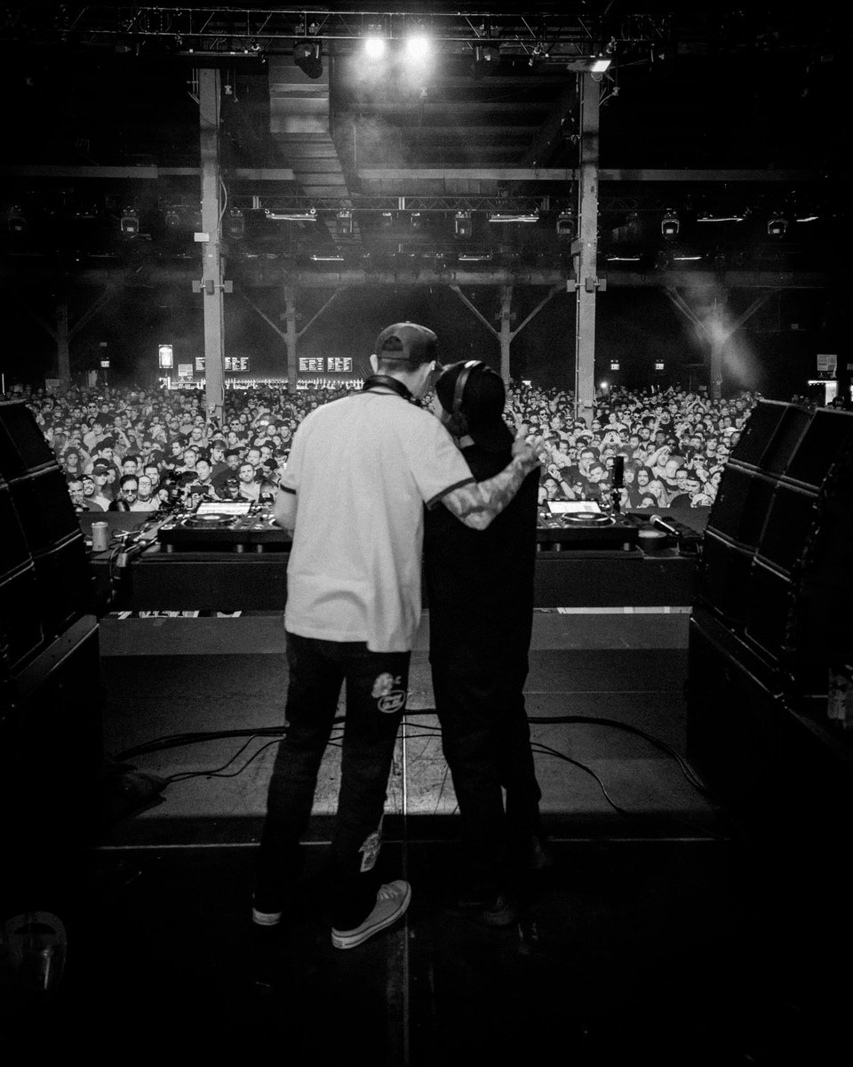 [Brooklyn.NY]  
// Energy_Overdrive  
// Memory_Preserved  
// Gratitude:∞  
// Transmission_Complete -> <a href="/toliptset/">TESTPILOT</a>  

{[.img_capture//<a href="/AI_VISUALS/">AIVISUALS</a> ]}  
<<src_label=<a href="/mau5trap/">mau5trap</a> >>  
<<dst_terminal=<a href="/avantgbk/">Avant Gardner</a> >>