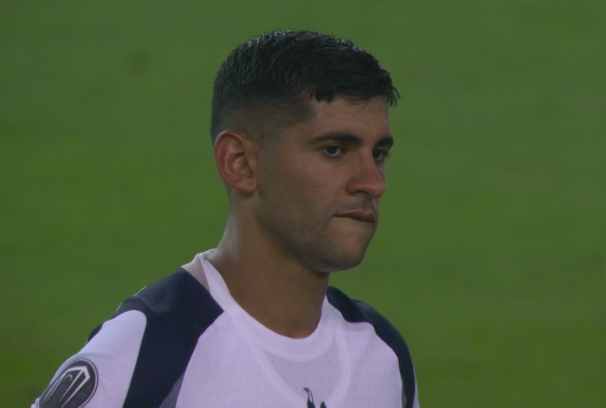 🚨🚨🚨🚨🚨 عاجل — رسميًا 🚨🚨🚨🚨🚨

روميرو يخسر أول نهائي قاري في تاريخه ❌

قبله كان 5 نهائيات جميعها فاز بها