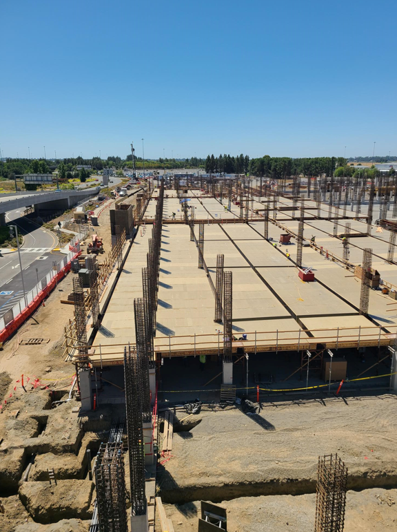 FlySMF's tweet photo. 🚧 Parking Garage Update 🚧

Otto Construction is making big moves, rebar is going in, concrete is pouring, and decks are being placed. The new SMF garage is on the rise! 🙌

#FlySMF #SacramentoAirport #OttoConstruction #SMForward https://t.co/8jEVZLkvK9