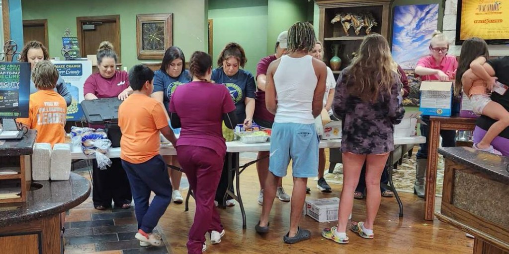 FUBTexas's tweet photo. When the Littlefield Chamber of Commerce Pool Party got rained out, our Littlefield Branch opened its doors and welcomed the community inside for burgers and smiles It’s always an honor to serve the people of Littlefield—no matter the weather!
https://t.co/WSaY37iEDG https://t.co/ESXTcb99ou