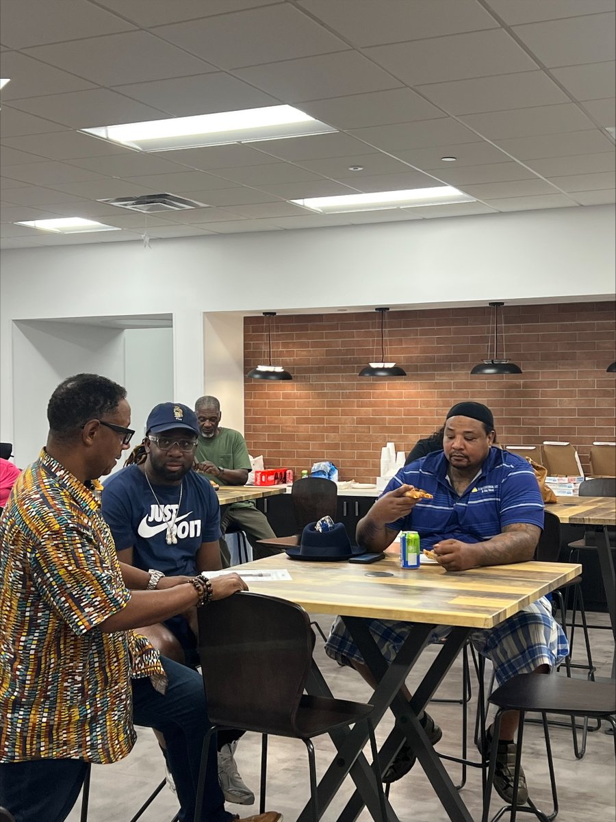 OCFaithBased's tweet photo. 2nd chances change lives. This #NorthTexasGivingDay, your support for #OasisCenterTX provides career training, resources, &amp; a supportive community for ppl impacted by the justice system. Donate by 8/18: https://t.co/7wKFyS6iNp #GiveBackNorthTexas #SupportReentry #TransformLives https://t.co/Ou2kKzXXC6