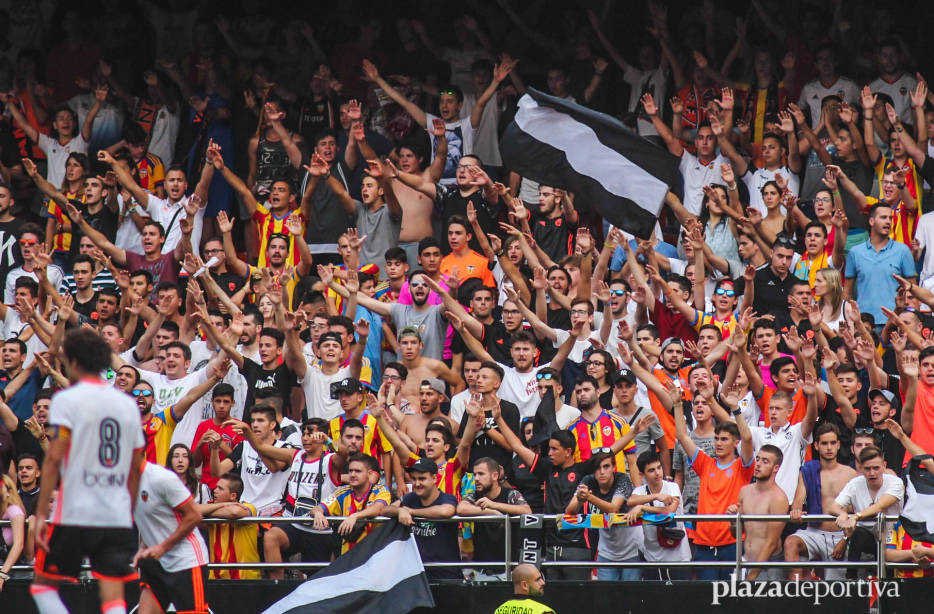 martinvcf_'s tweet photo. #QueVuelvaLaCurvaContraLaReal https://t.co/EgLCc5MagB