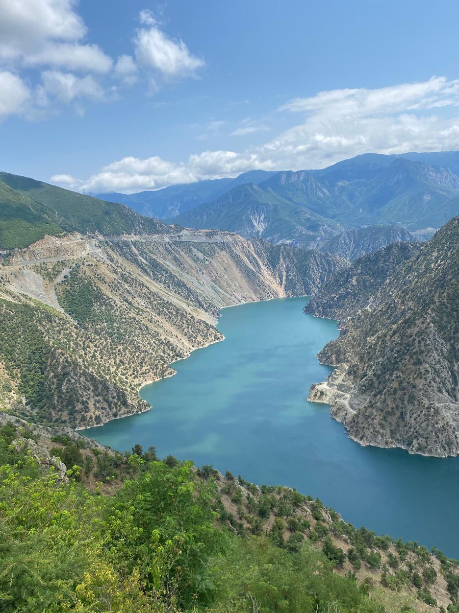 Ölüyorum tanrım
Bu da oldu işte.
Her ölüm erken ölümdür
Biliyorum tanrım.
Ama, ayrıca, aldığın şu hayat
Fena değildir…
Üstü kalsın…
#CemalSüreya