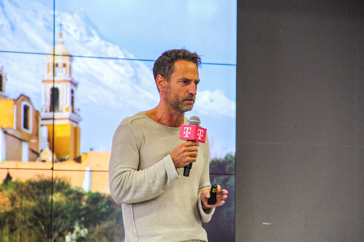 TSystemsMX's tweet image. Recibimos con gran entusiasmo a Christoph Ahrendt, #CFO de @tsystemscom. Tuvimos una gran charla, compartiendo ideas, reforzando nuestro trabajo en equipo en pro de nuestros clientes.
#TSystems #Letspowerhigherperformance #peoplemakeithappen #ConnectingYourWorld