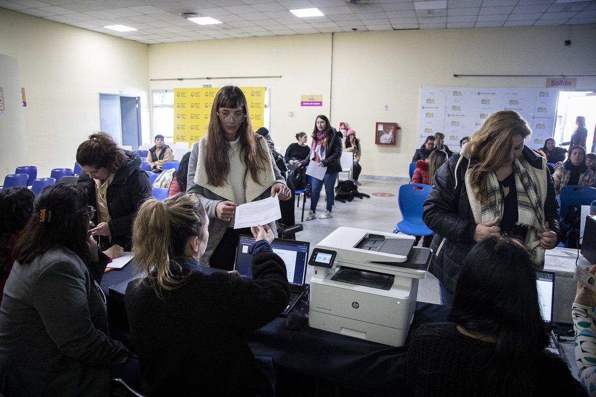 Comenzó la adjudicación conjunta de cargos de Residencias del Equipo de Salud (no médicas) del Concurso Unificado: psicología, trabajo social, bioquímica, enfermería, entre otras.

Los profesionales que aprobaron el examen ya pueden elegir, según su orden de mérito, la