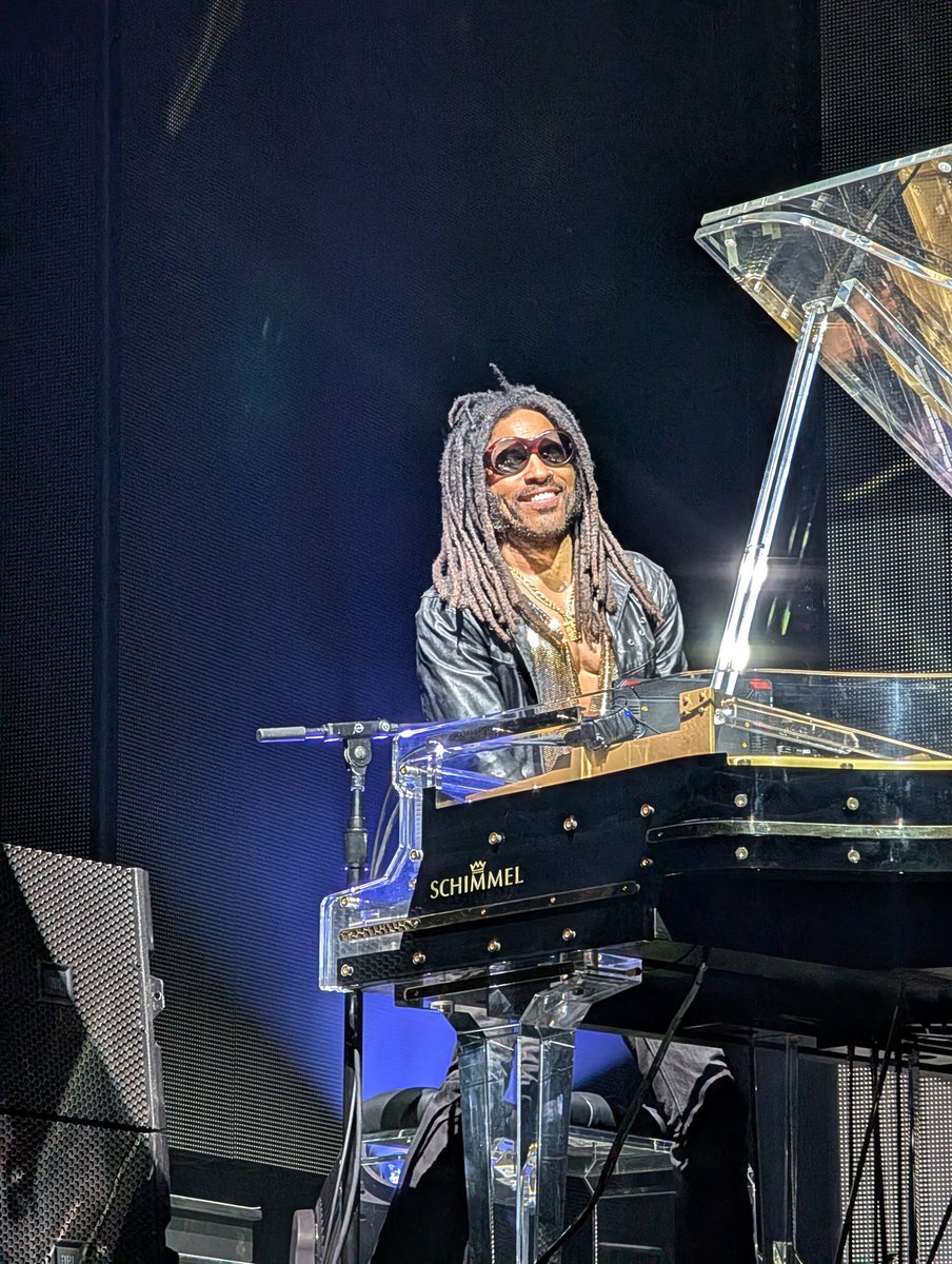 MS_CLB's tweet photo. @LennyKravitz Such a great evening! I'll definitely be back. https://t.co/r0eEszV99o