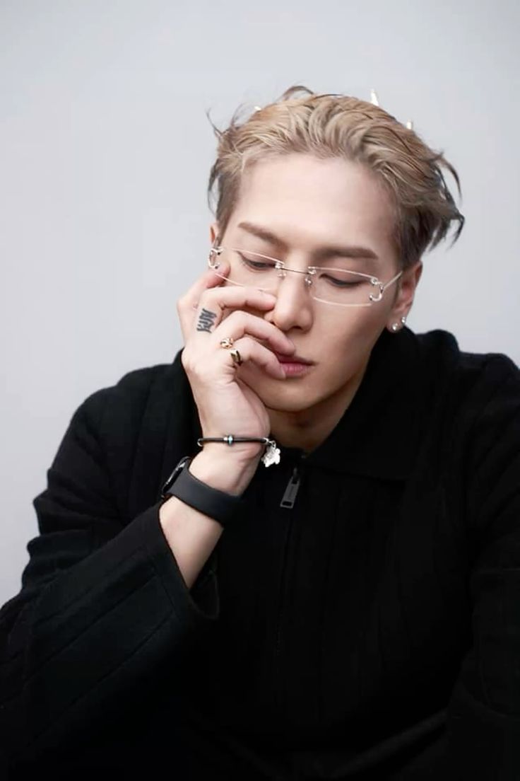 archiveswang's tweet photo. #JACKSONWANG #잭슨 #王嘉尔 https://t.co/4UzHlX9OBs