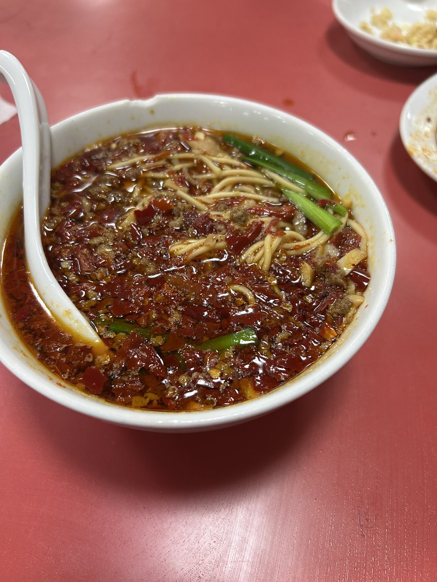 昨日は運良くほぼ並ばずにゴディパン買えた🍞🍫
そして名古屋出身なのに初めて味仙へ行ってきました🍜
台湾ラーメン辛過ぎて悶絶しました🌶️

#ゴディパン
#味仙
#台湾ラーメン