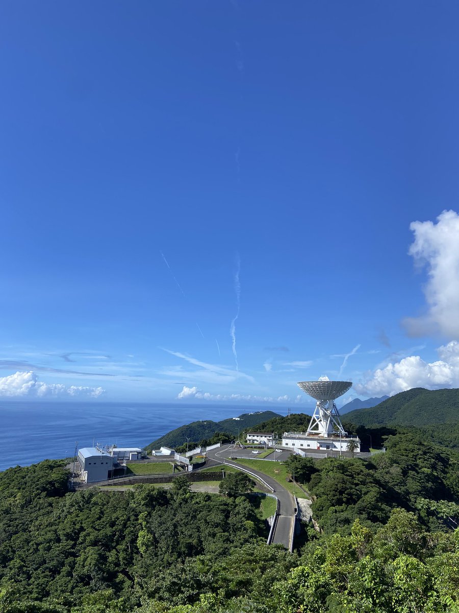 qgb61's tweet photo. JAXA鹿児島宇宙センター
内之浦宇宙空間観測所の施設見学に行ってきました。
衛星ケ丘(ほしがおか)展望台からの水平線が最高でした。
#JAXA 
#鹿児島宇宙センター 
#内之浦宇宙空間観測所
#パラボラアンテナ https://t.co/MVWHJ4rK99