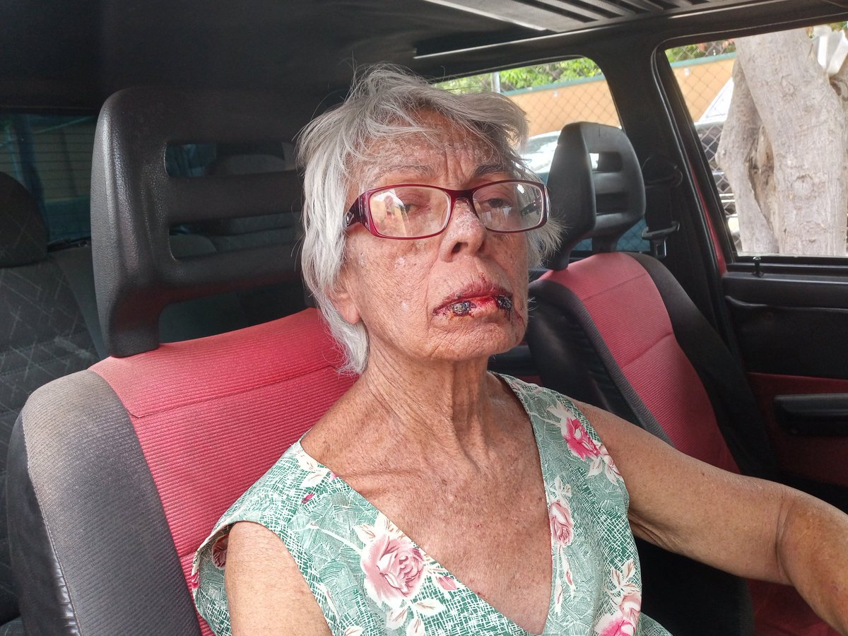 Alberguenieves's tweet image. Este es un llamado de auxilio! Ya mañana es jueves y no tengo los 40$ de la enfermera.  Por favor ayúdenme no puedo parar el tratamiento