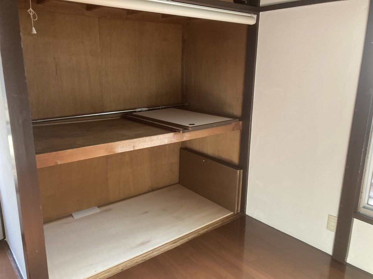 Ujb51FGF1DXc3Gn's tweet photo. 便利屋はちえもん（仮名）活動報告

先日、大家のこっこ様所有のタテハマ戸建の美装を実施させていただきました。

当初、1日で終わらせる予定でしたが、熱中症の症状が出てきた為、後日仕切り直し。

こっこ様、こっこ様のお母様より『新築のよう😊』とお褒めのお言葉をいただきました。 https://t.co/21PwJA1xfZ