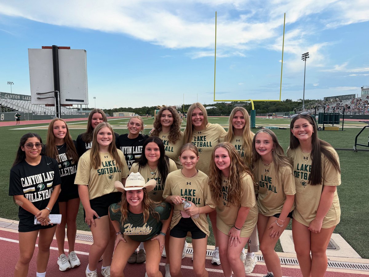 🥎💚Meet the Hawks 2025 💚🥎 
A great night with even greater expectations ahead. Here’s to a great year!