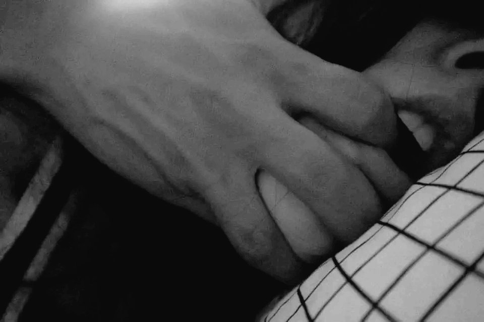Morning69Star1's tweet photo. Hay algo en ti que me atrae. Me encanta, ese no sé qué que tienes hace que mis demonios quieran robarte cada minuto de tu vida entre sábanas 🔥. https://t.co/MUurTqEHhF