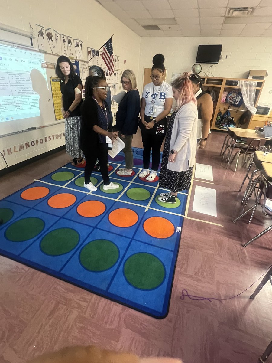 Ana Hall tweet media