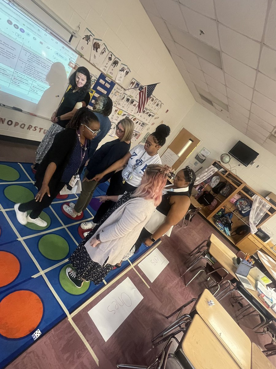 Ana Hall tweet media