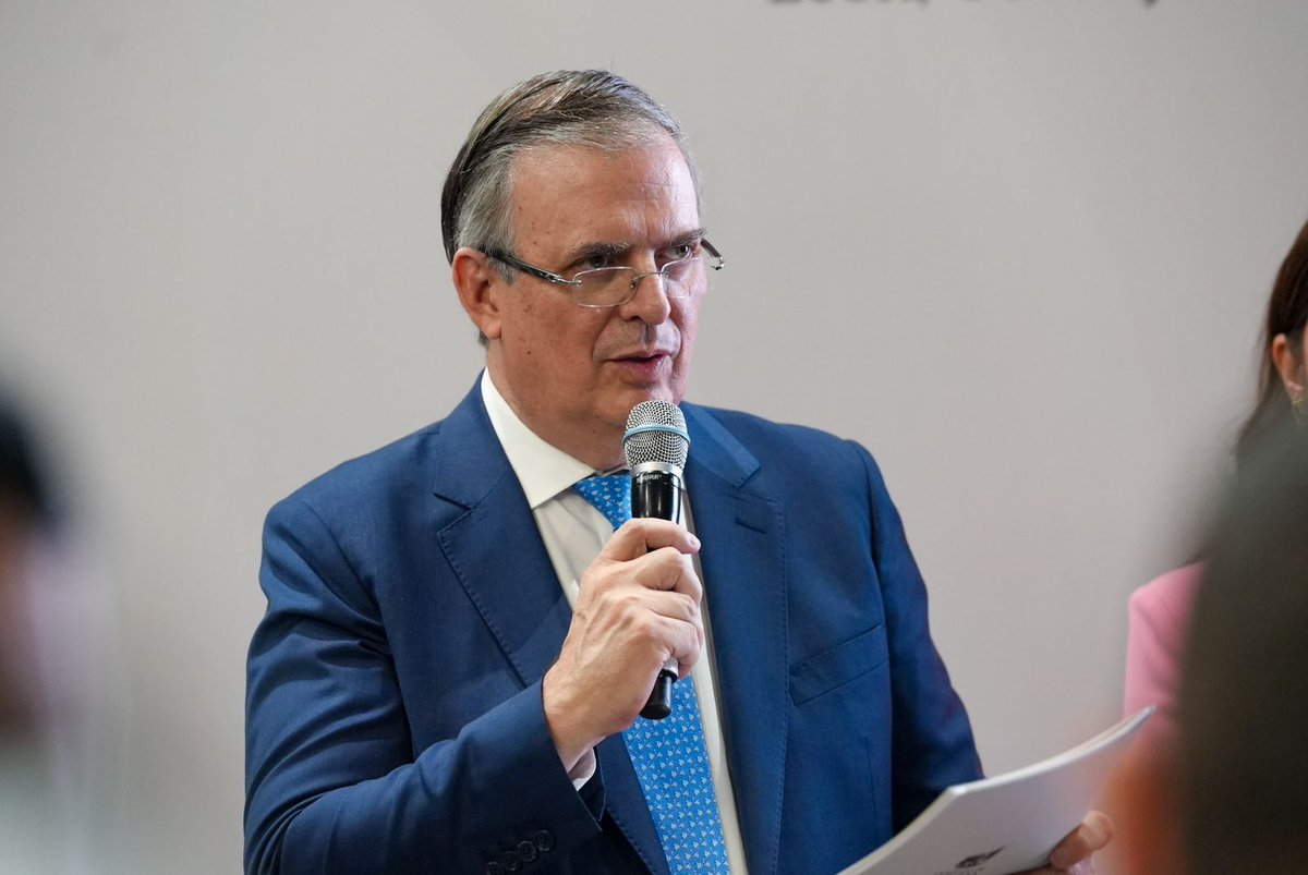 ¡Les compartimos buenas noticias! 🗞️📻📣 Celaya y la región Laja-Bajío dan un paso firme para convertirse en el corazón logístico del país con la Puerta Logística del Bajío, un proyecto que impulsará sectores estratégicos y abrirá nuevas oportunidades para nuestra gente