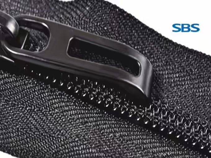 sbs_zipper's tweet image. SBS Abrasion-Resistant Zipper: Strong, Smooth, Long-Lasting!
👉 High-strength stitching &amp;amp; grooved teeth reduce wear and keep your bags reliable.
🧳 Perfect for luggage &amp;amp; everyday bags.
#SBSZipper #SmoothPerformance #BagDesign