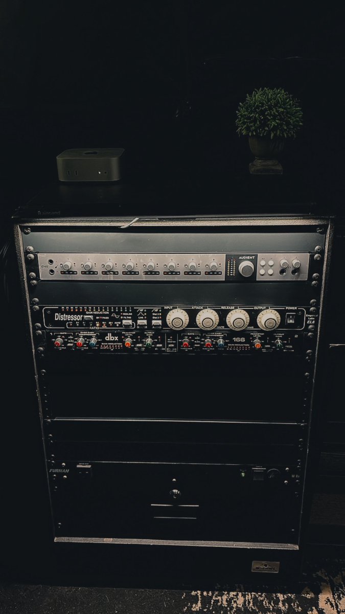 Abe_Montoya's tweet photo. Finally! New interface and I’m so happy with it! It looks so amazing! https://t.co/g4xLkI7804