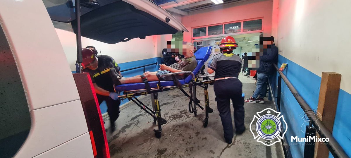 BOMBEROS MUNICIPALES DE MIXCO (@bomberosm_mixco) on Twitter photo #INFORMACION2025| 🇬🇹
#BOMBEROSMUNIMIXCO
#ATROPELLADO
Boulevard El Caminero y 20 Calle zona 6 de Mixco.
Con trauma de cráneo, los <a href="/BomberosM_Mixco/">BOMBEROS MUNICIPALES DE MIXCO</a> asisten a masculino de 56 años, quien fue ingresado al <a href="/HRooseveltGT/">Hospital Roosevelt</a> #INFORMACION2025| 🇬🇹
#BOMBEROSMUNIMIXCO
#ATROPELLADO
Boulevard El Caminero y 20 Calle zona 6 de Mixco.
Con trauma de cráneo, los <a href="/BomberosM_Mixco/">BOMBEROS MUNICIPALES DE MIXCO</a> asisten a masculino de 56 años, quien fue ingresado al <a href="/HRooseveltGT/">Hospital Roosevelt</a>