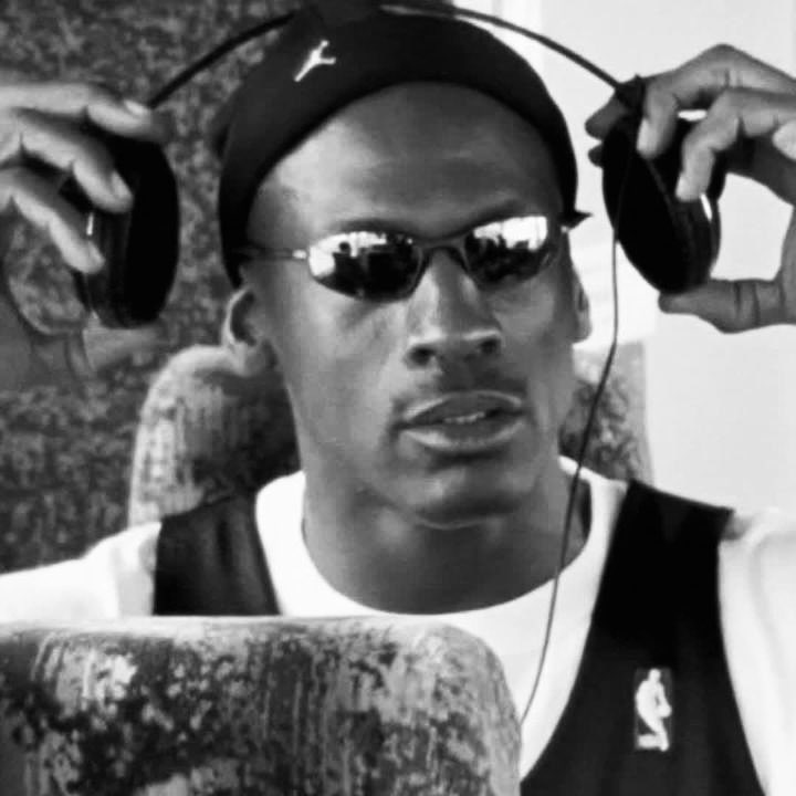 darkvista tweet media