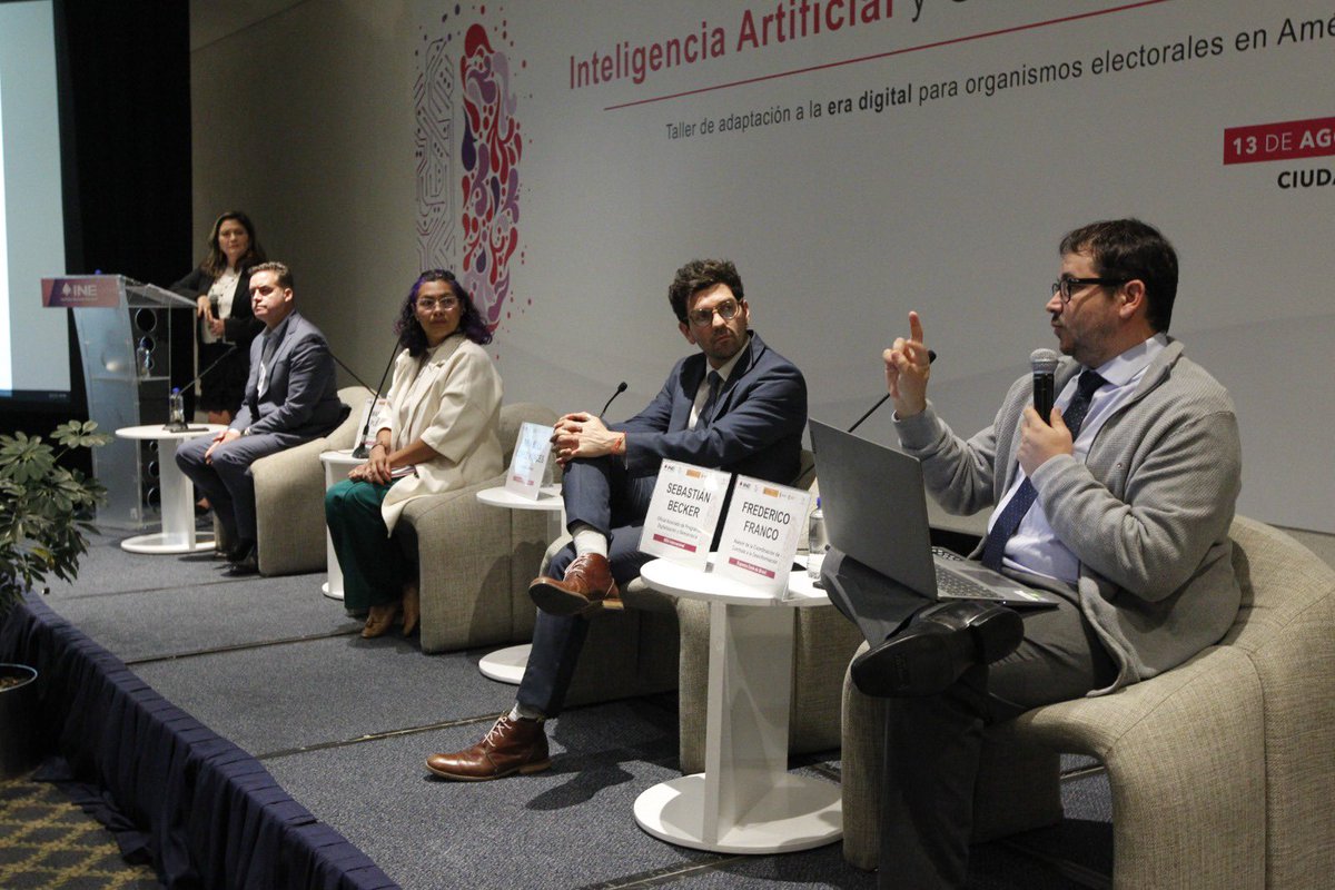 RitaBellLpz's tweet photo. ¡Alianza estratégica! @Int_IDEA e @INEMexico firmamos Memorando de Entendimiento para fortalecer la colaboración en materia electoral y, dando cumplimiento al mismo, iniciamos con éxito el taller “Inteligencia Artificial y Gestión Electoral", dirigido al personal del Instituto https://t.co/7kyqeUcrmc