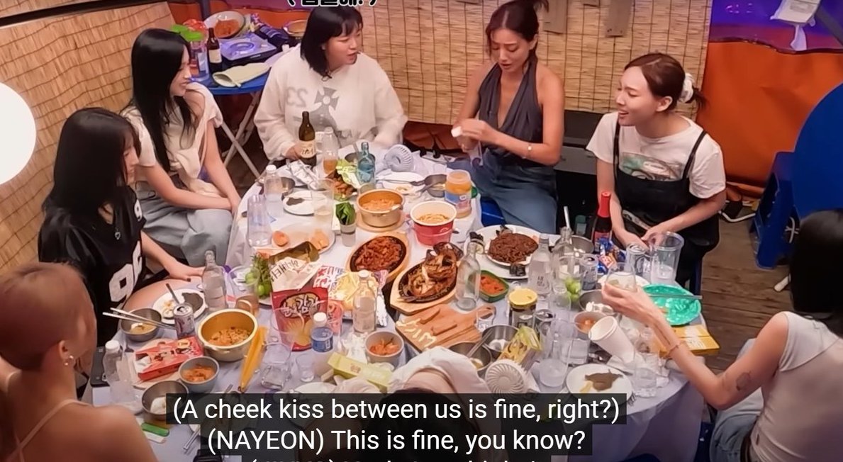 i fear this is nayeon with the whole group 😭